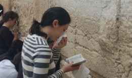 娱乐吃瓜君何炅,娱乐吃瓜界的灵魂人物